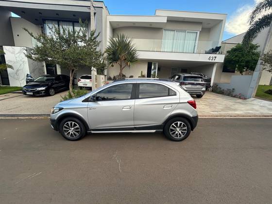 CHEVROLET ONIX 1.4 MPFI ACTIV 8V FLEX 4P AUTOMÁTICO